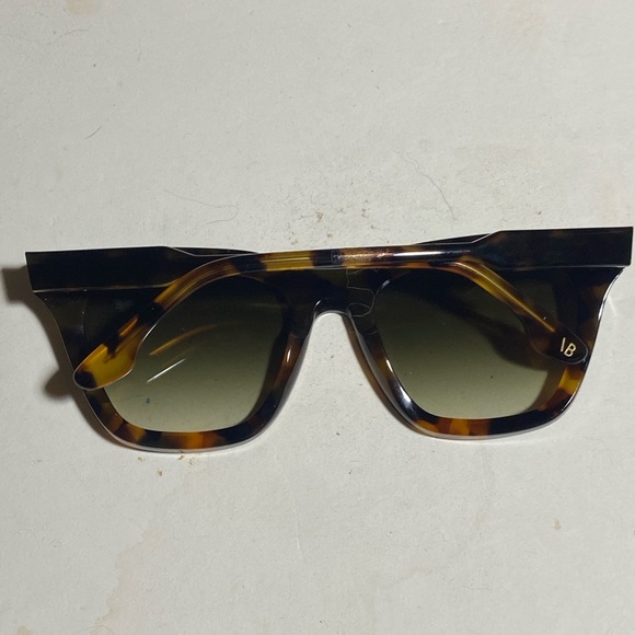 Victoria Beckham VB630S 231 Brown Tortoise Sunglasses 53-20-140 Italy - Picture 8 of 8